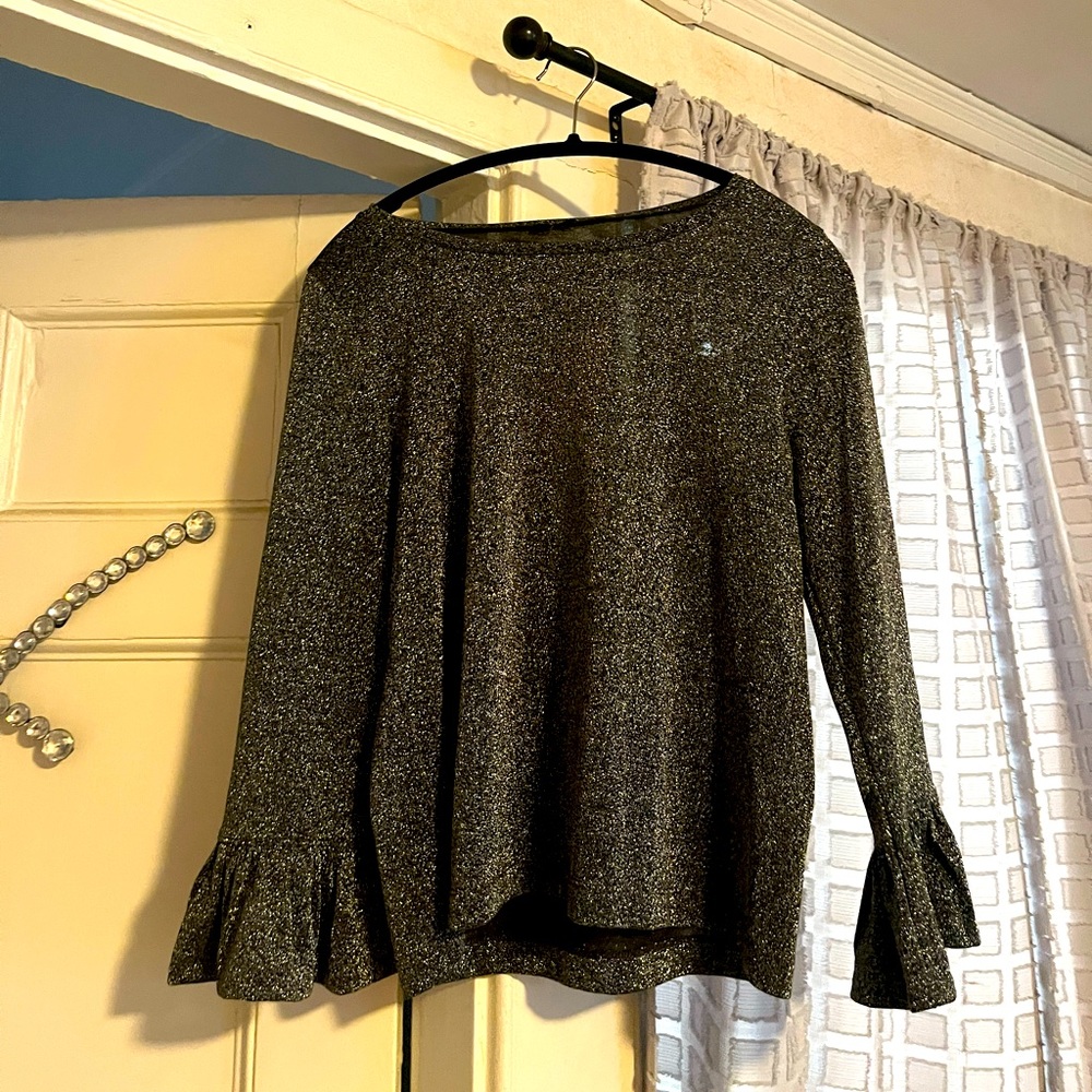 J Crew Sparkle Metallic Knit Bell Ruffle Sleeve Flowy Top shirt Charcoal Gray M